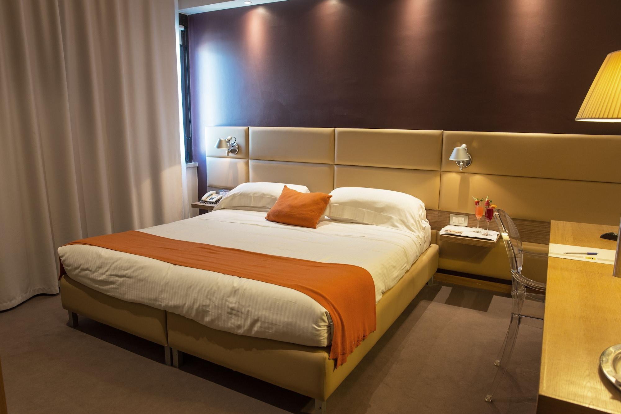 Dal Moro Gallery Hotel 4*